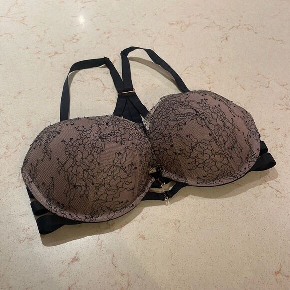 Victoria’s Secret Very Sexy push-up strappy bra SZ 32DD with lace detail - Picture 1 of 9